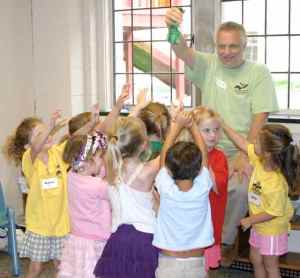 Mike and the kids tell the story of Hannah