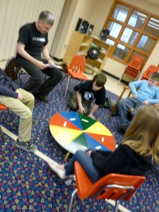 4th graders play a quiz game